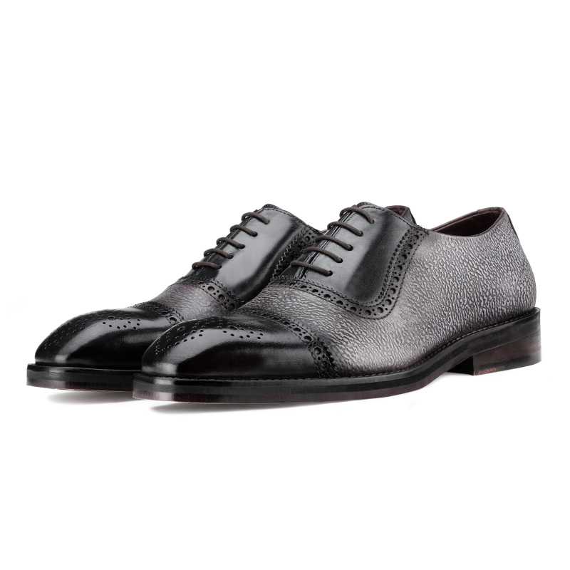 Formal Two-Textured Toecap Oxfords