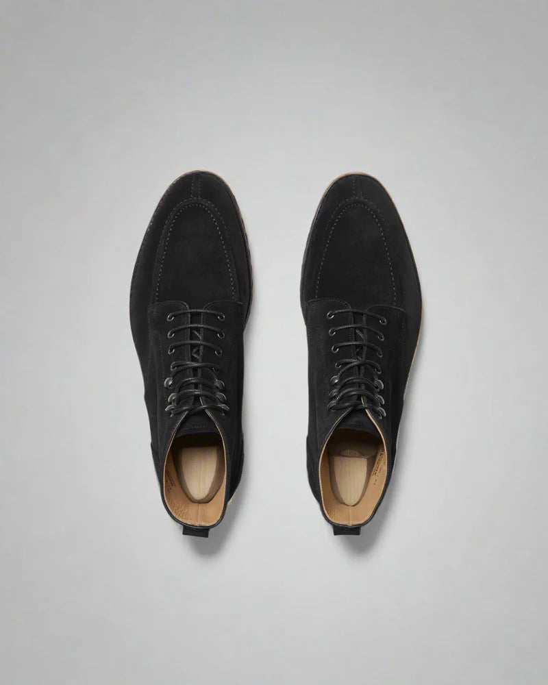 Esquire Torronto : Artisanal Spirit Meets Daily Utility