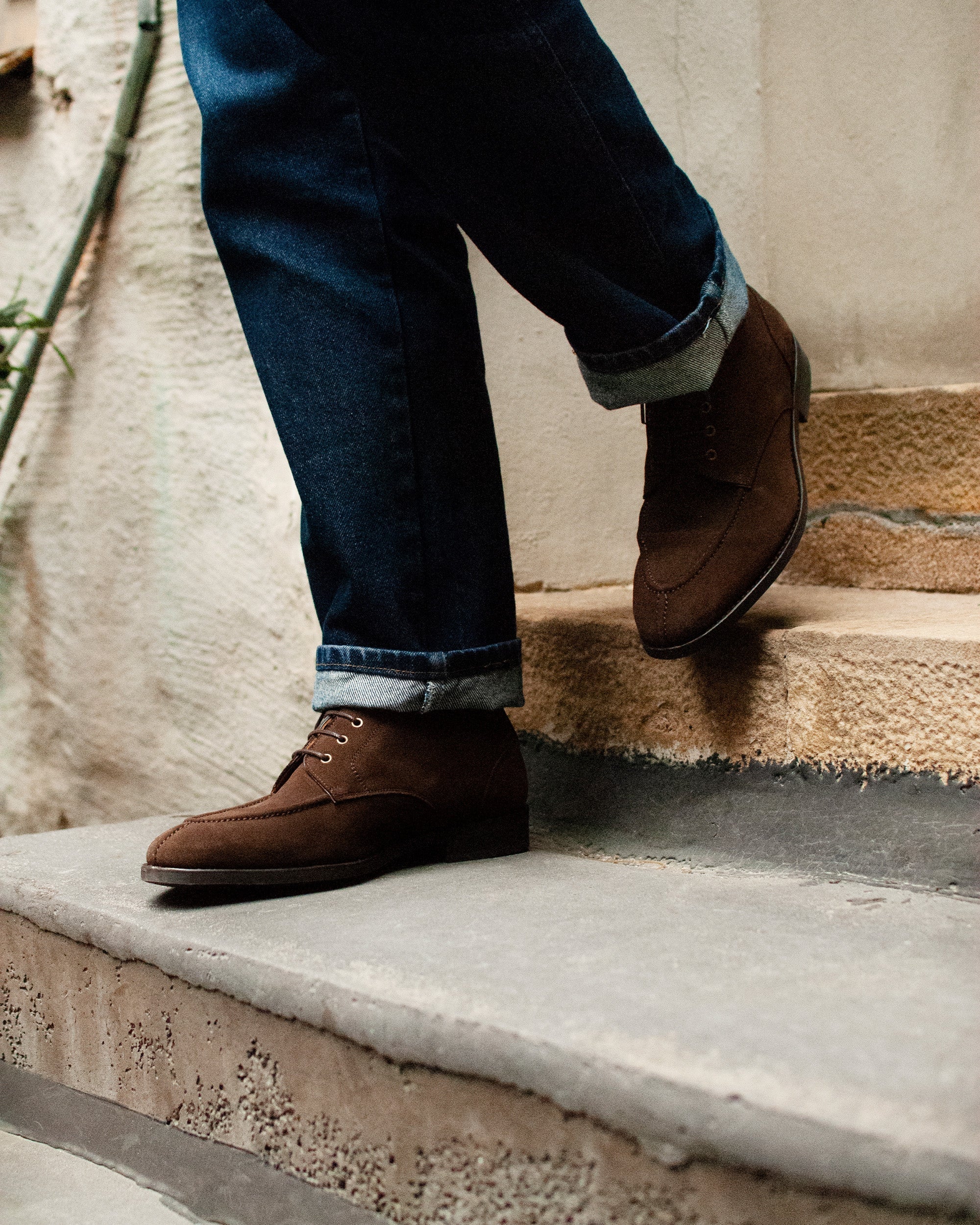 Esquire Torronto : Artisanal Spirit Meets Daily Utility