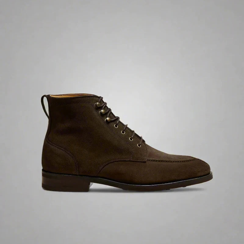 Esquire Torronto : Artisanal Spirit Meets Daily Utility